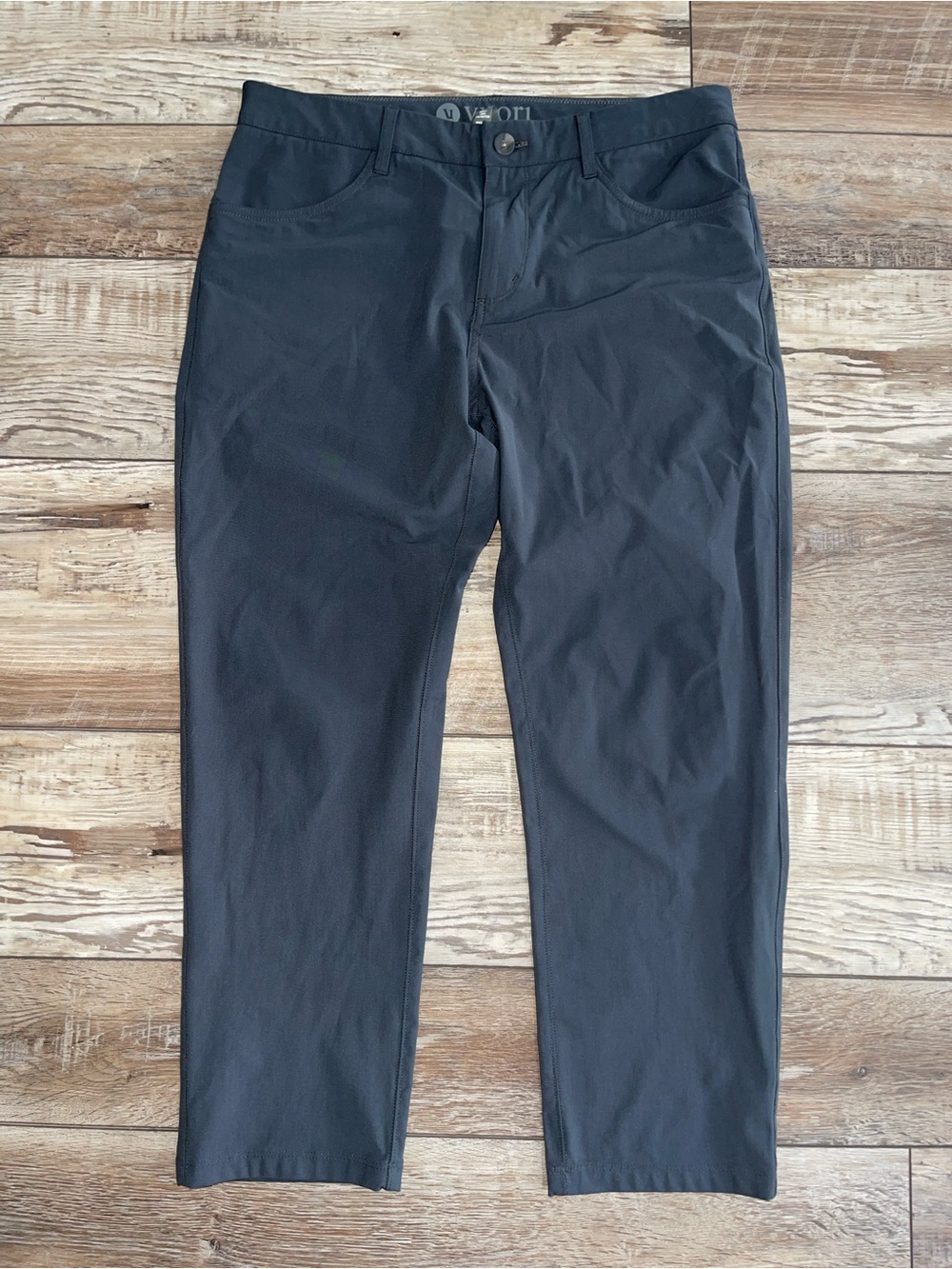 Vuori Pants Men’s 32x24 Gray Meta Tapered Leg Chino Casual Athleisure V430